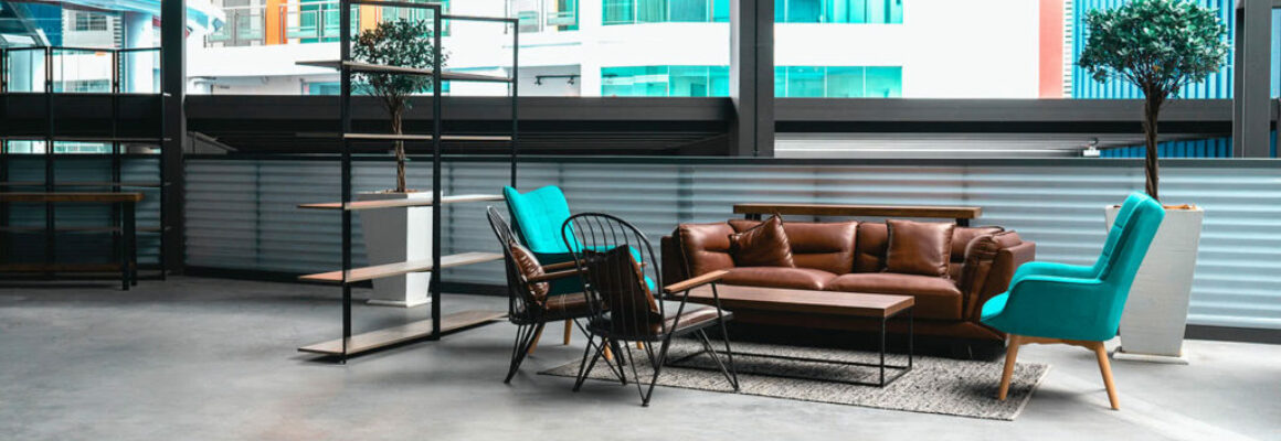 Parkiet kontra panele – co naprawdę wybrać? Plusy, minusy i praktyczne przykłady